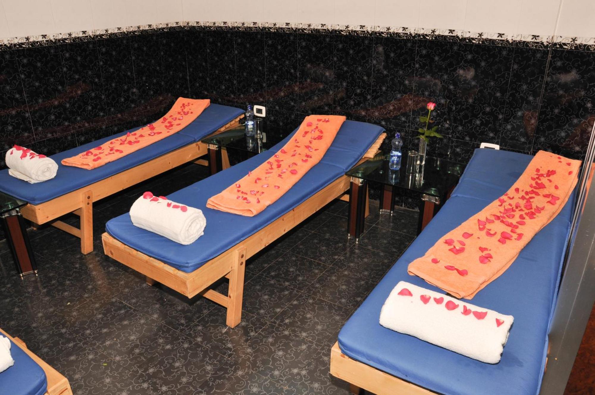 Friendship International Hotel Адис Абеба Екстериор снимка